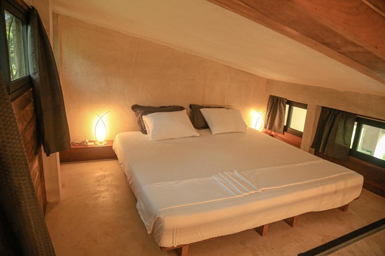 Hotel Makaaba Eco-Boutique Bacalar Exterior photo A bedroom in a treehouse