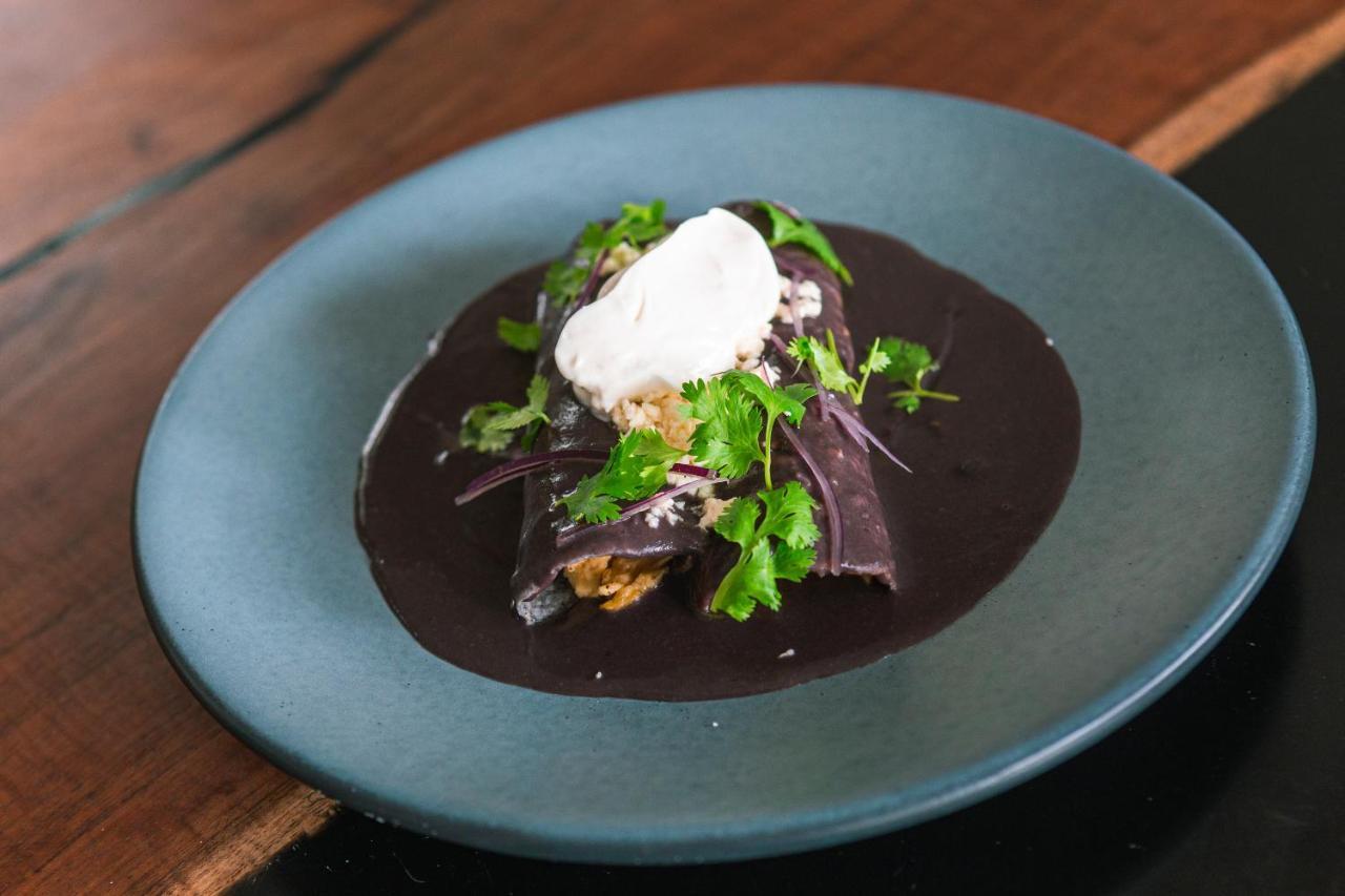 Hotel Makaaba Eco-Boutique Bacalar Exterior photo A plate of mole negro