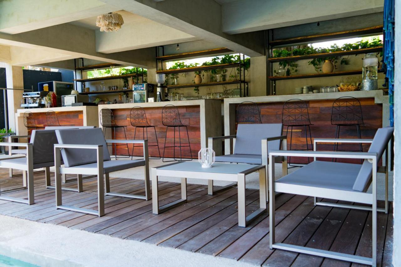 Hotel Makaaba Eco-Boutique Bacalar Exterior photo The bar at the rooftop pool